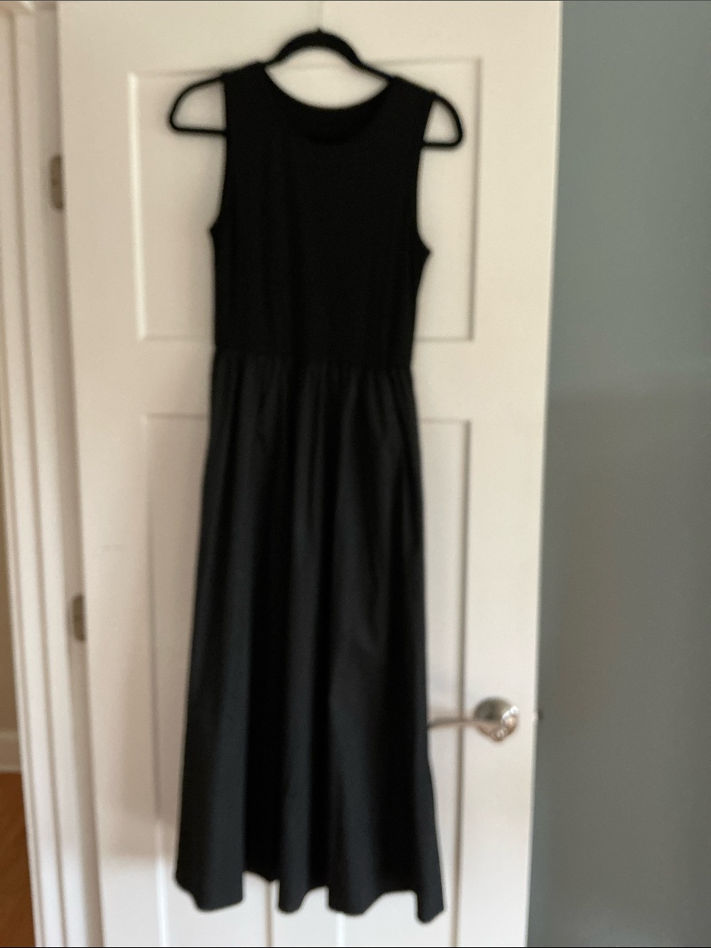 NWT Commense Black Sleeveless Midi Dress with Pockets. - Picture 2 of 6